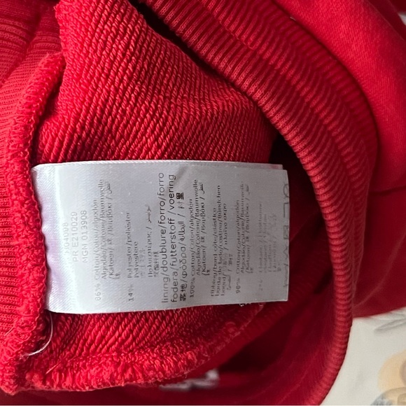 Givenchy Kids
Logo-print track shorts
Size 12M - Picture 5 of 5